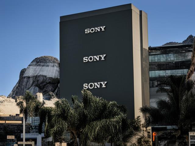 Sony и Apollo ведут переговоры о совместной покупке Paramoun...