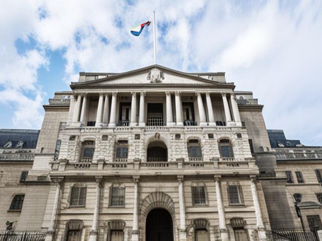 Банк Англии прогнозирует умеренную инфляцию в 2% на ближайши...